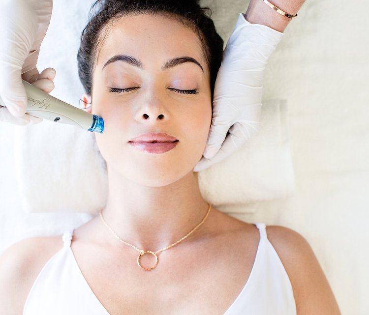 Signature Hydrafacial&trade;